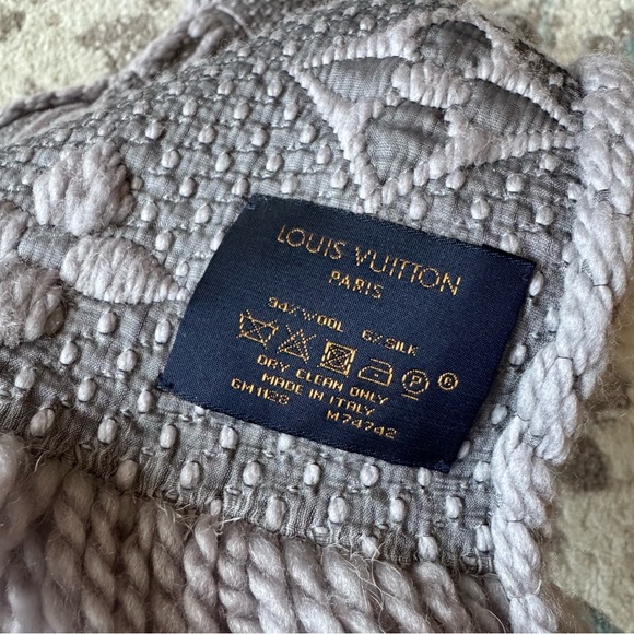 Louis Vuitton Gray Monogram Scarf - Picture 5 of 15